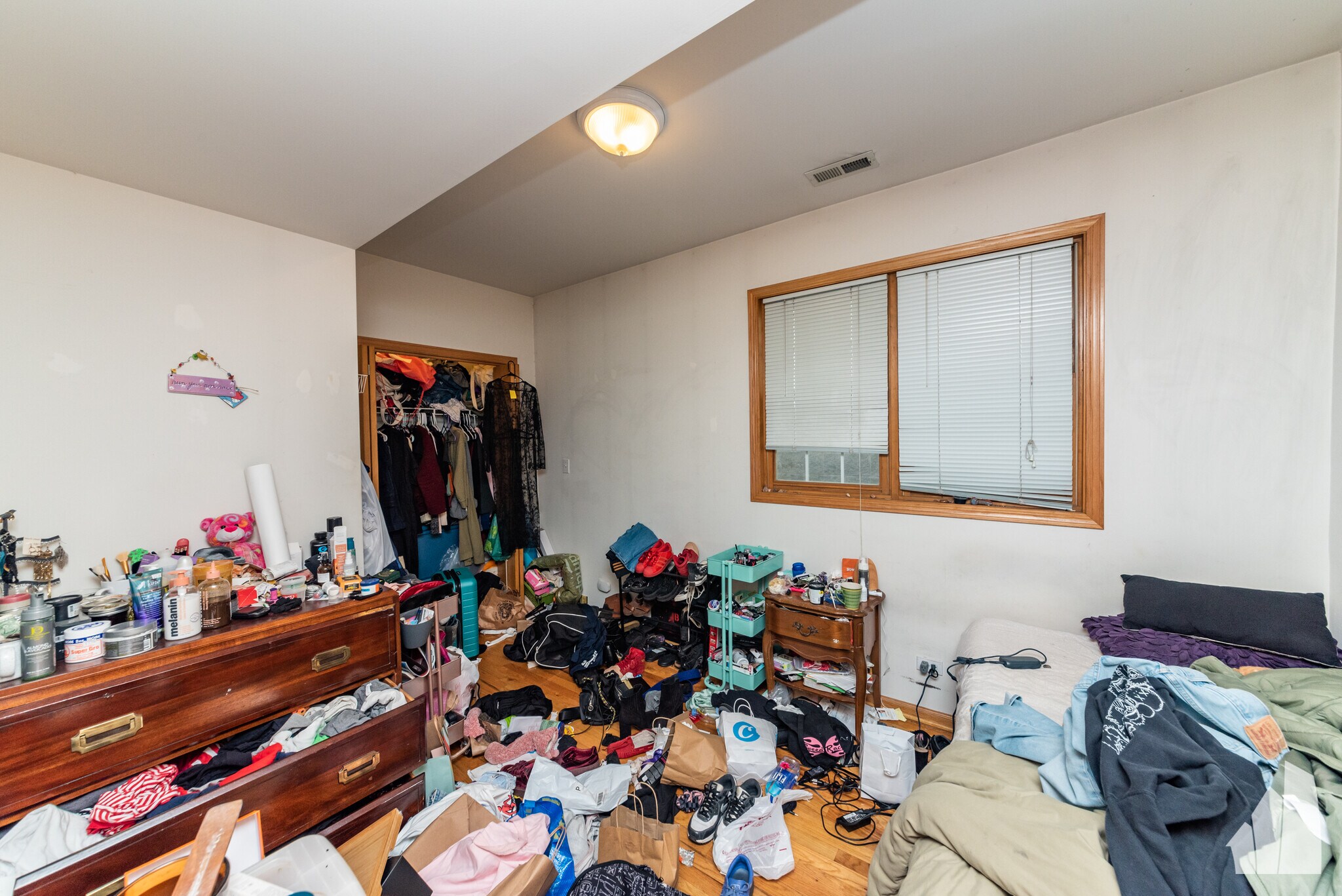 Building Photo - 819 N Wood St