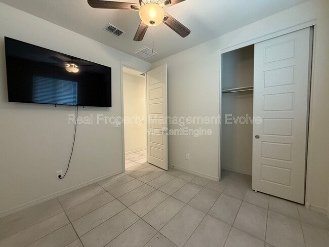 Building Photo - 8755 W Solano Dr