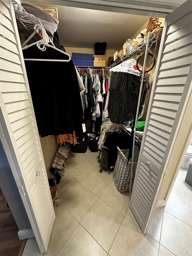 Building Photo - 6860 Calle Del Paz S