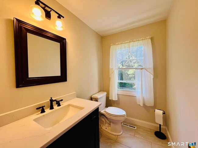 Building Photo - 679 Aspen Ln