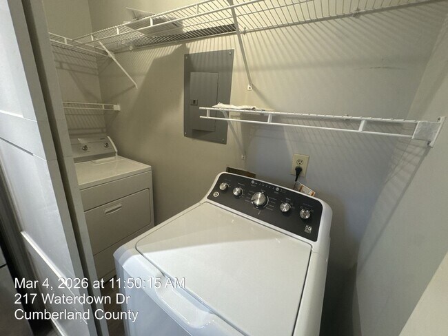 Building Photo - 217 Waterdown Dr