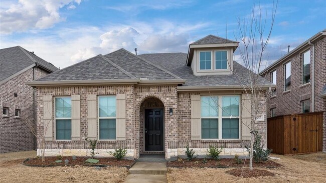 Building Photo - 2037 Almassera Dr