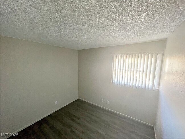 Building Photo - 1351 Dorothy Ave