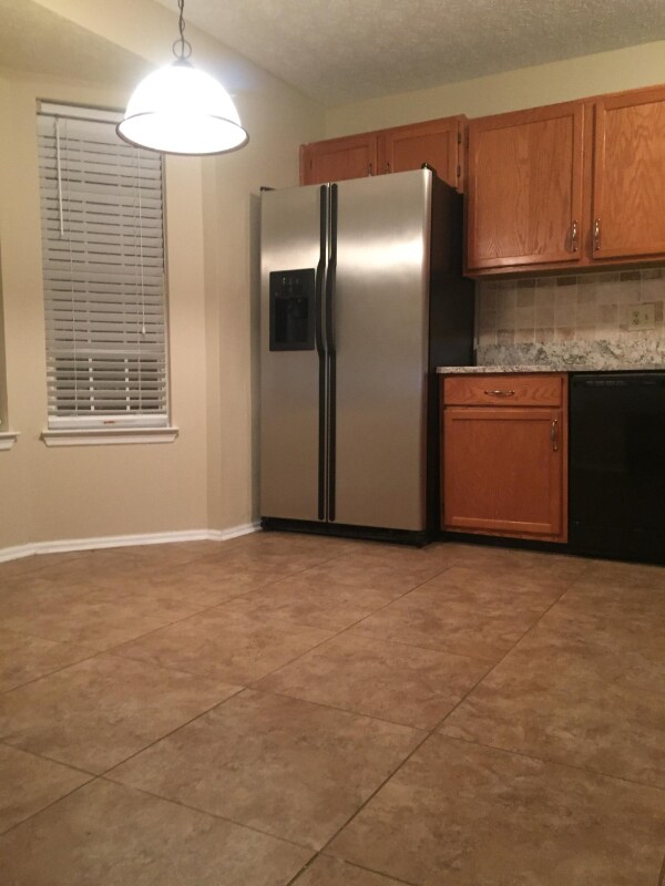 Building Photo - 3811 Meadow Green Ct