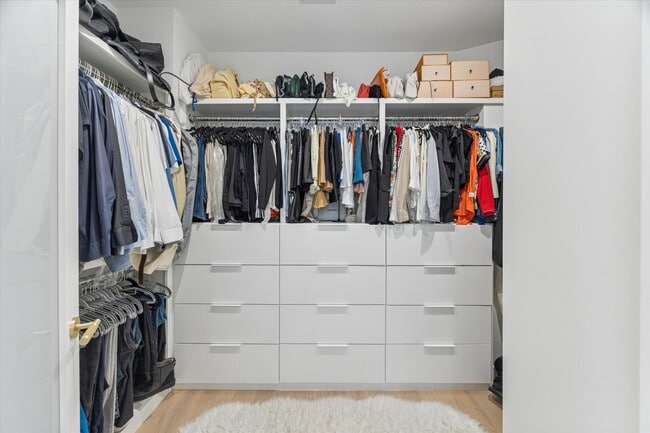 Building Photo - 2224 Mid Ln