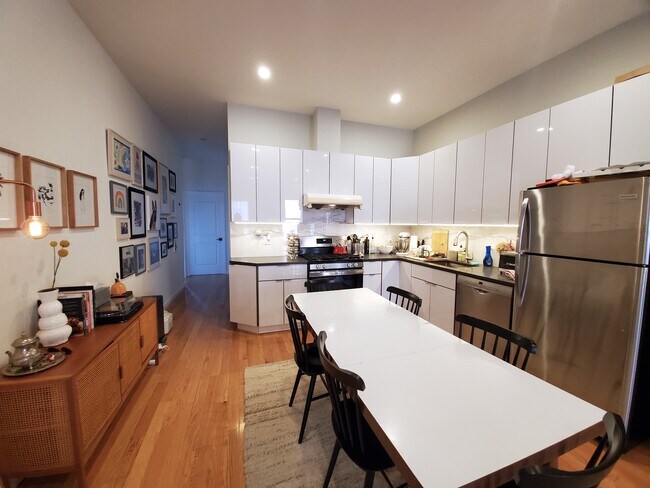 Building Photo - 101 Avenue A