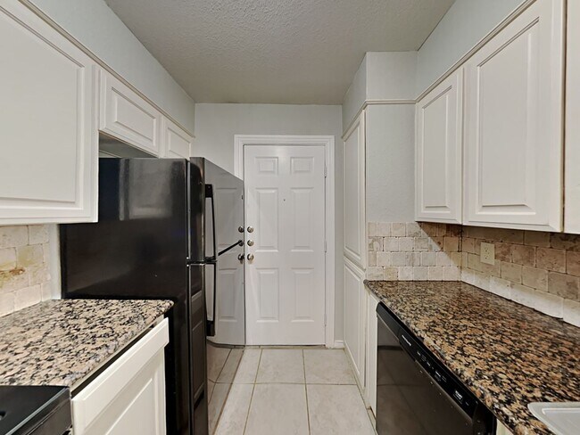 Building Photo - Newly Renovated Single Family Home | 3 BR/1.5BA | 2-Car Covered Parking | Covered Patio