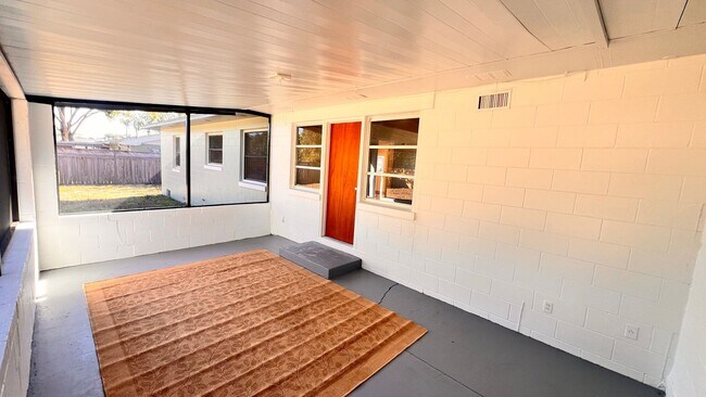 Building Photo - Charming 2-Bed Retreat in the Heart of Mount Dora! PRIME LOCATION! DONT MISS OUT!