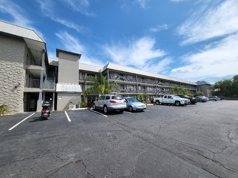 Primary Photo - 101 S Peninsula Dr