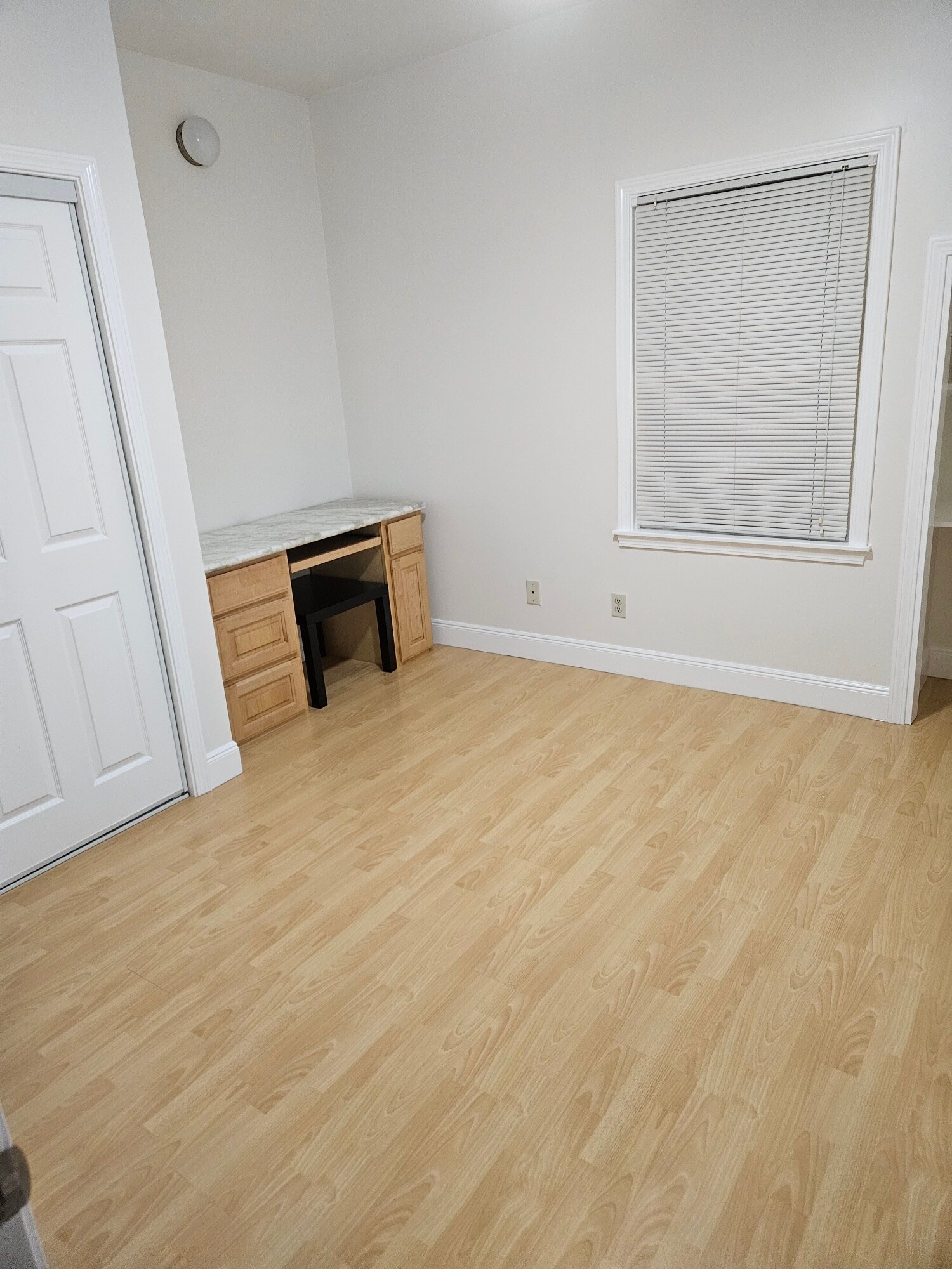 Building Photo - 1824 Irving Ave