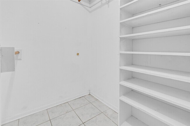 Building Photo - 10606 Beckfield Dr