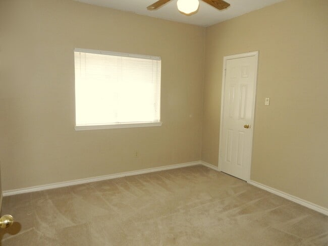 Building Photo - 16611 Colony Terrace Dr