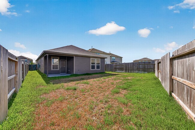 Building Photo - 16737 Oak Bough Dr
