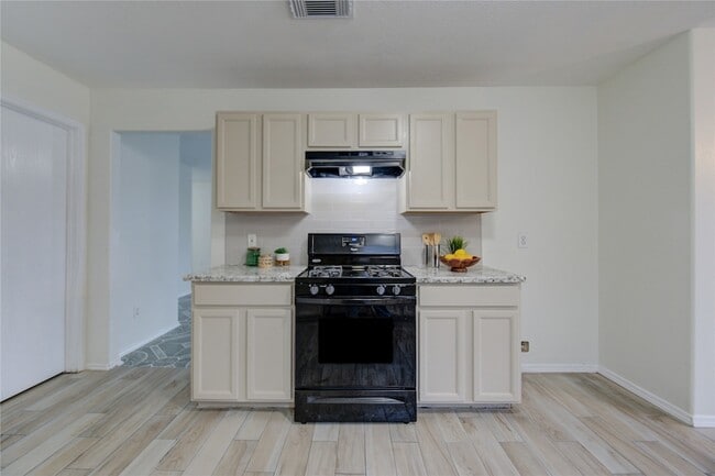 Building Photo - 9926 Myrtle Field Ln