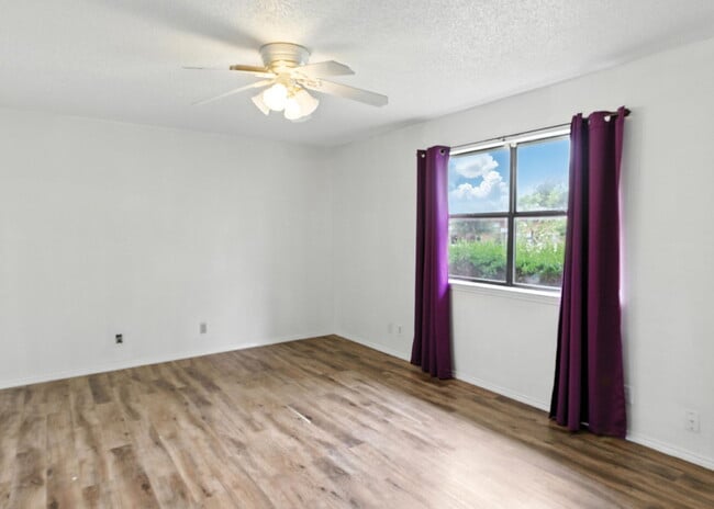 Building Photo - 600 N Cunningham St