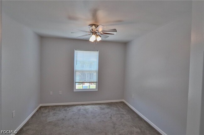 Building Photo - 3630 Pine Oak Cir