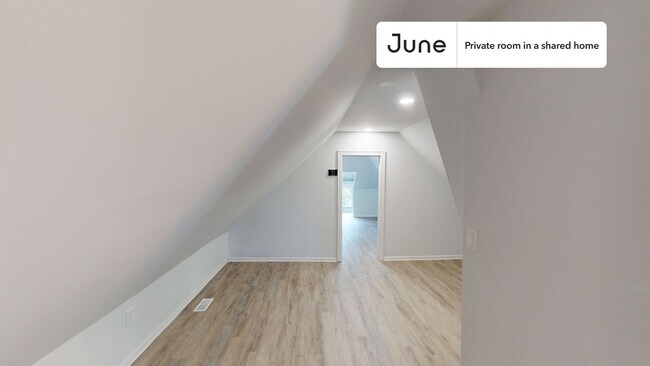 Building Photo - Room in Shared 4 bed/2 bath home