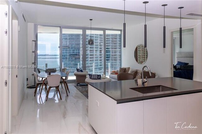 Building Photo - 300 Biscayne Blvd Way