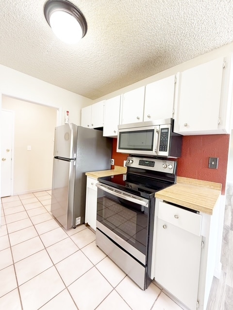 Building Photo - 924 Shorewood Dr