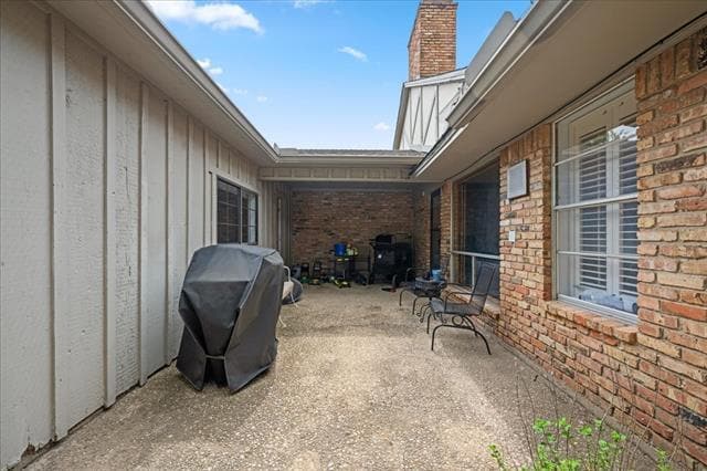 Building Photo - 7610 Meadow Oaks Dr