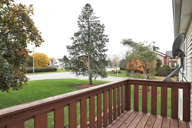 Building Photo - 675 Greenfield Ct