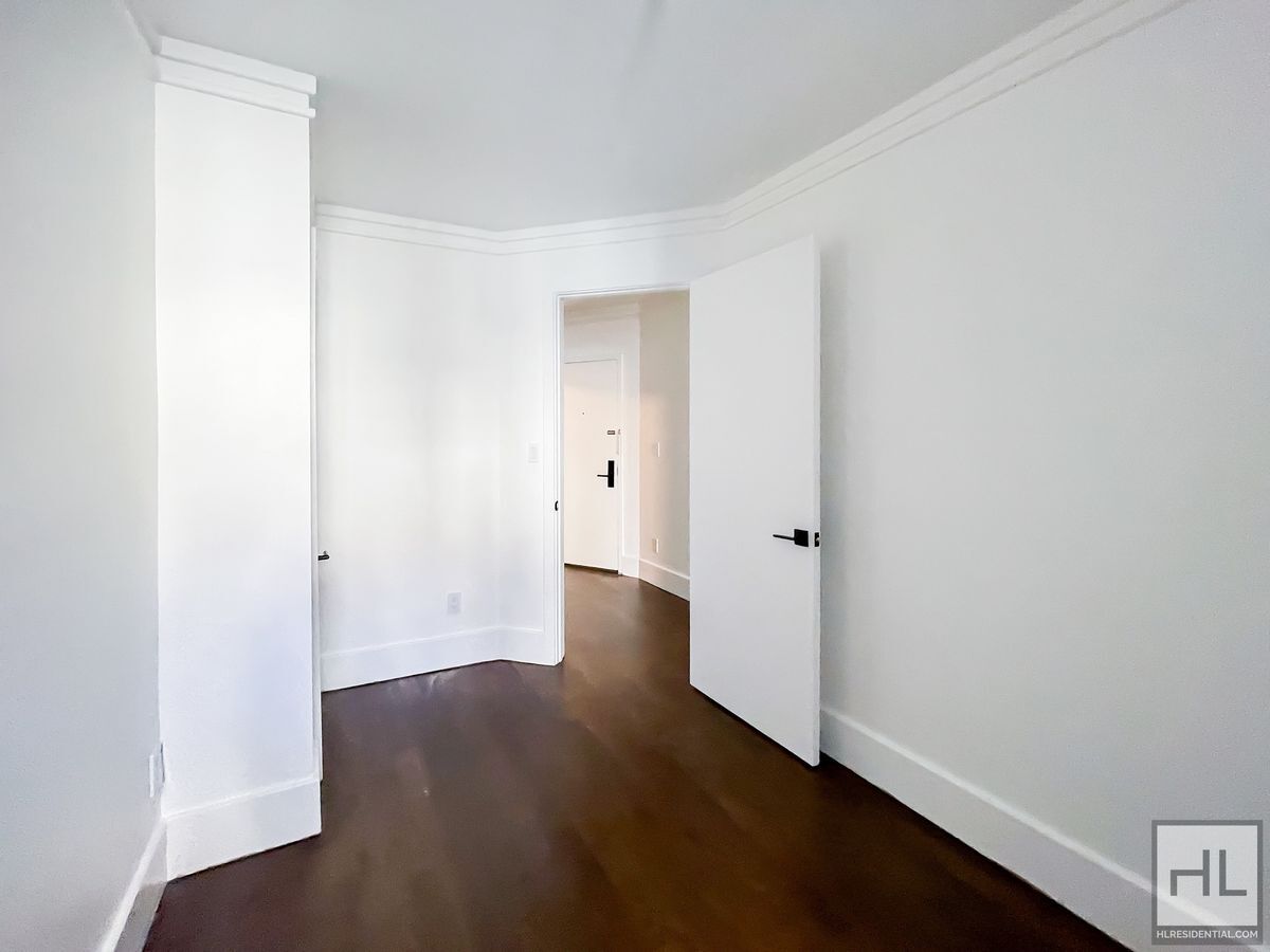 Building Photo - 3 PLACE / 2-Bed 1-Bath