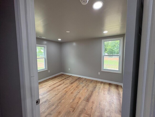 Building Photo - 201 Fort Shoals Rd