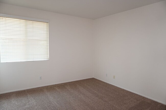 Building Photo - 14752 Eaglehead Mountain Dr
