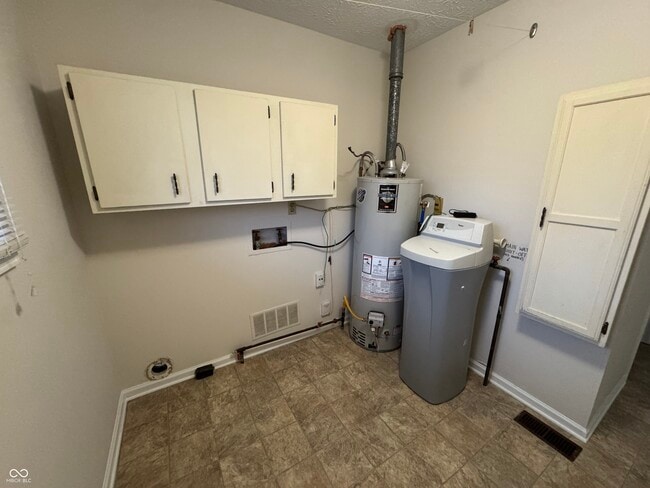 Building Photo - 488 Orchardview Dr