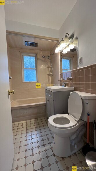 Building Photo - 26 Chetwynd Rd