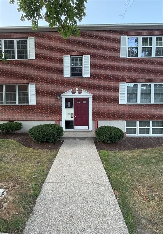 Building Photo - 7 Lake Shore Ct