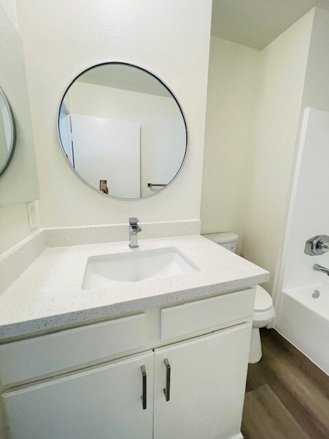 Building Photo - 112 S St Andrews Pl