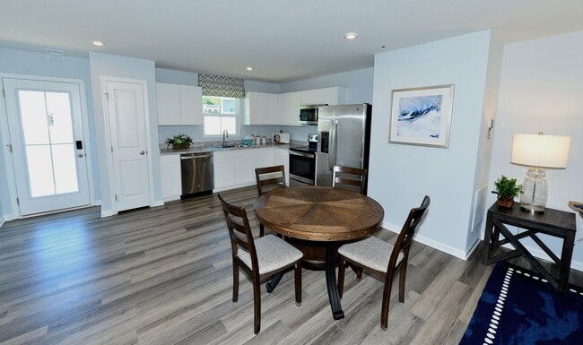 Building Photo - Model Home!