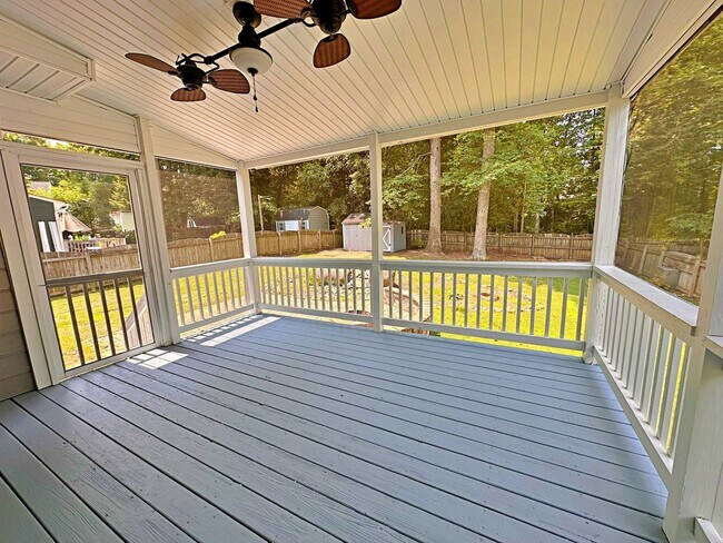 Building Photo - Updated Home in the Heart Of Chesterfield