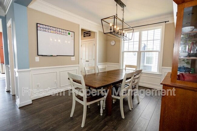 Building Photo - 2425 Morgans Point Dr