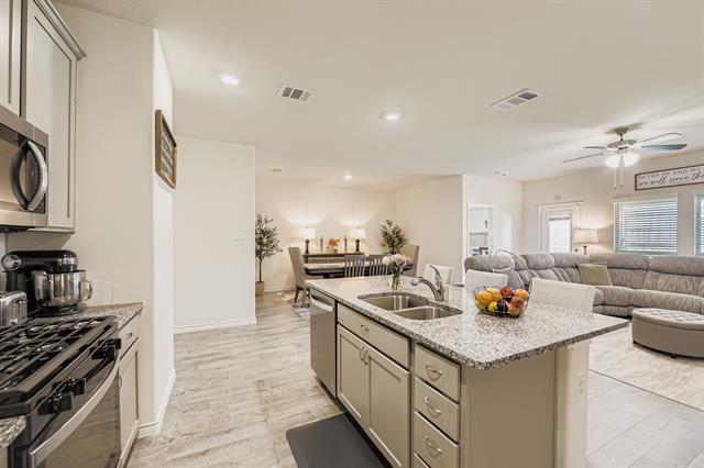 Building Photo - 11301 Summer Rain Blvd