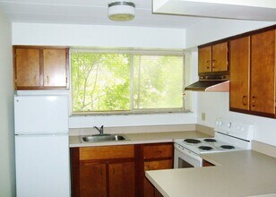 Building Photo - 539 Lowell Ave