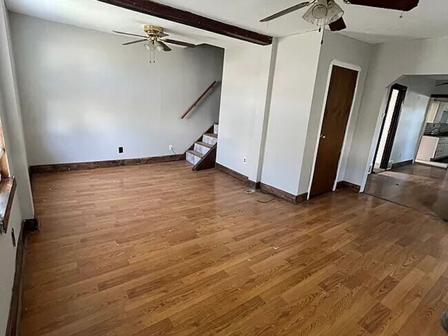 Building Photo - Comfortable  3-Bedroom Home in Cleveland