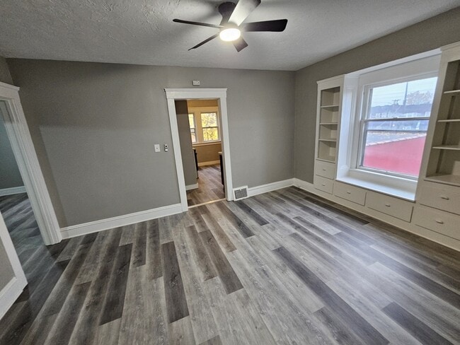 Building Photo - 3294 W 111th St