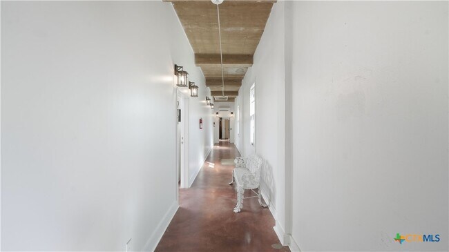 Building Photo - 222 Losoya St