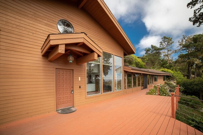 Building Photo - Unique Carmel Highlands 2 Bed, 2 Bath + Sunroom & Office