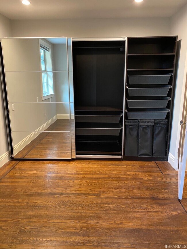 Building Photo - 188 Winfield St