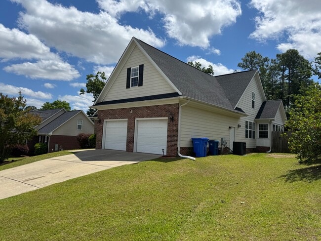 Building Photo - 4023 Des Planes Ave