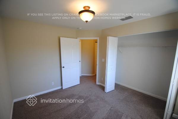 Building Photo - 175 SE 2nd Ct