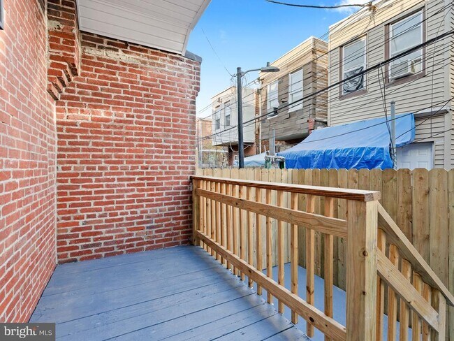 Building Photo - 2075 Bellmore St