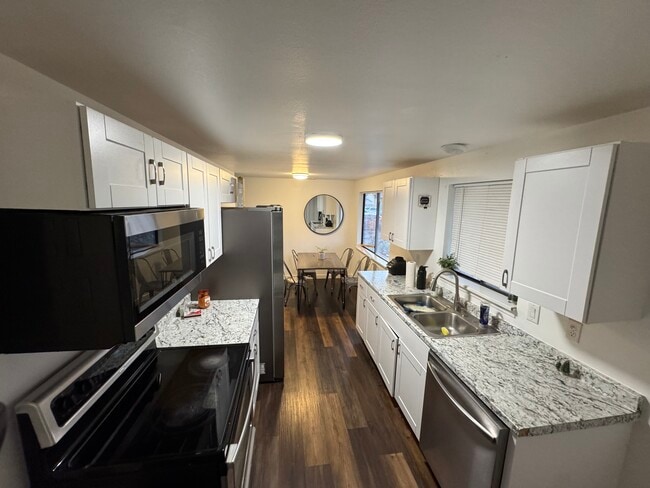 Building Photo - 54 W 300 S St