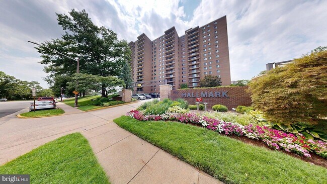 Building Photo - 200 N Pickett St
