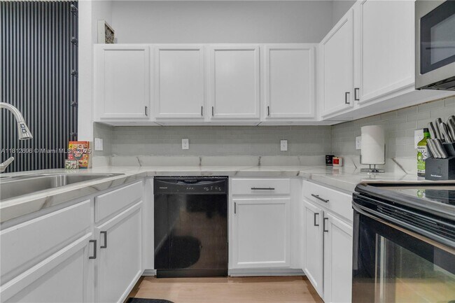 Building Photo - 3529 NW 29th Pl