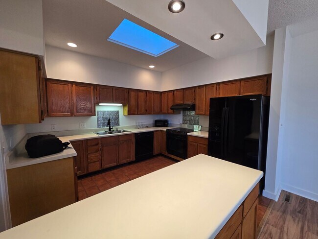 Building Photo - Multigenerational or Grad Student Living! Spacious One-Story End Unit in Prime Location on 54