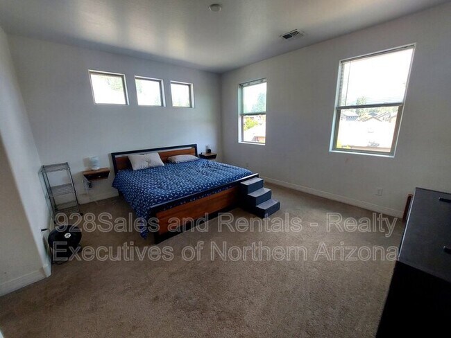 Building Photo - 2449 W Bruce Balle Dr